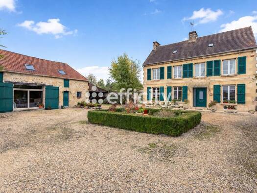 Maison de ville à vendre 499 000 € 7 pièces 4 chambres 165 m² 1 811 m² de terrain Centre Ville Senlis 60300