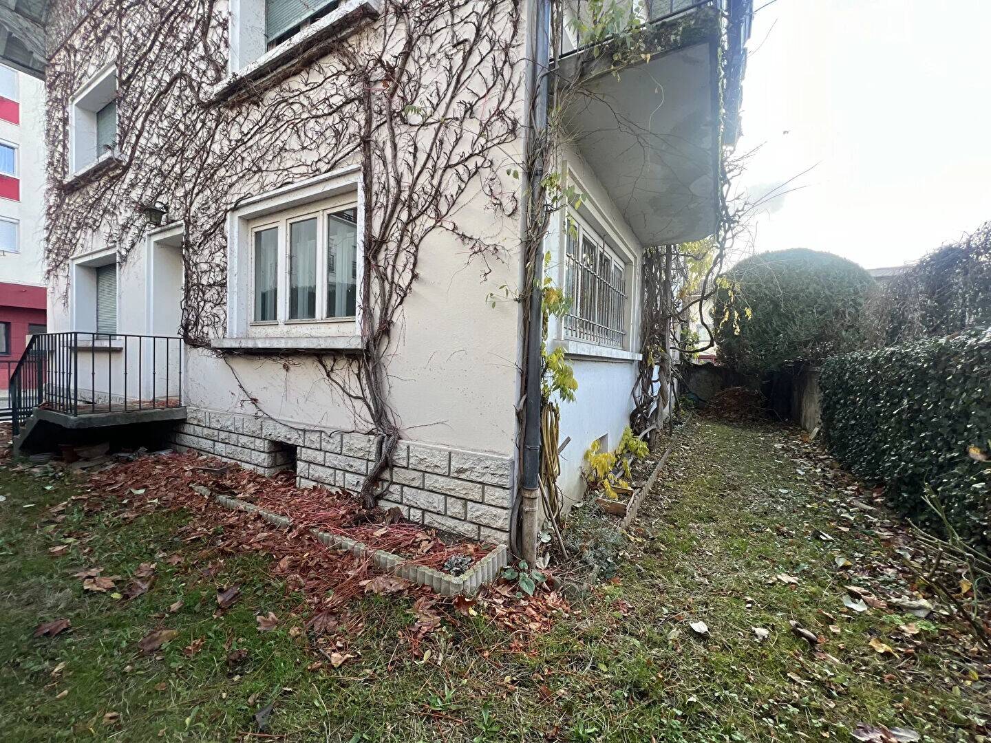 Maison à vendre, 255m², OYONNAX