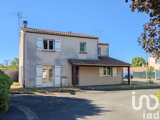 Maison à vendre 169 900 € 6 pièces 4 chambres 122 m² 163 m² de terrain Centre Ruelle-sur-Touvre 16600