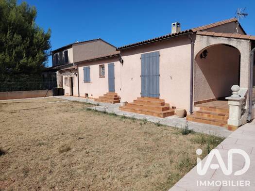 Maison de plain-pied à vendre 287 000 € 4 pièces 3 chambres 124 m² Zone Nord Saint-Gilles 30800