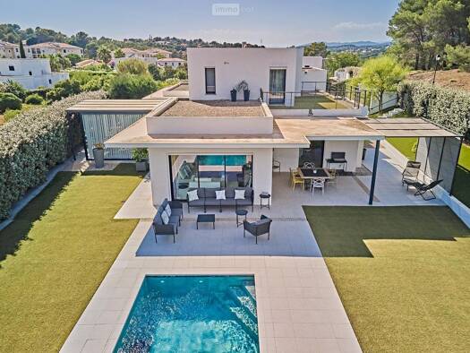 Maison à vendre 1 590 000 € 10 pièces 4 chambres 240 m² 1 362 m² de terrain Saint-Raphaël 83700