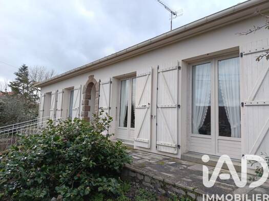 Maison à vendre 365 000 € 5 pièces 4 chambres 128,8 m² 6 526 m² de terrain Antigny 85120