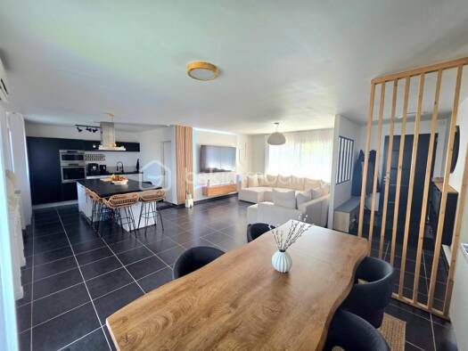 Maison de plain-pied à vendre 254 000 € 4 pièces 3 chambres 94 m² Est Pierrelatte 26700