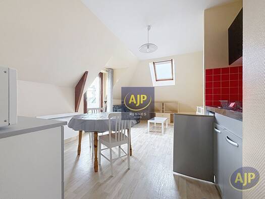 Appartement à louer 594 € 2 pièces 1 chambre 28 m² Étage 2/2 Maurepas-Patton Rennes 35000
