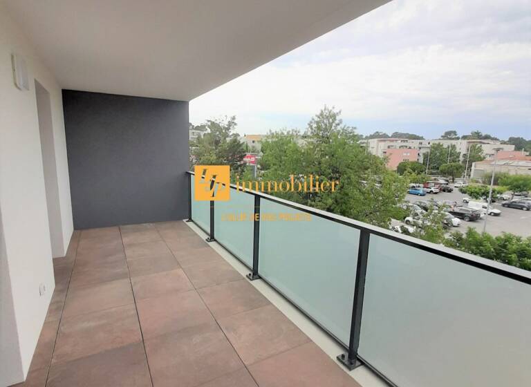 Appartement à louer 774 € 2 pièces 1<br/>chambre 39,1 m²<br/>superficie 3ème<br/>étage Beaux Arts Montpellier 34090