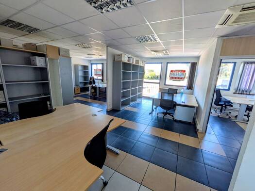 Local commercial à vendre 367 000 € 176,62 m² de surface de vente Tante Victoire Six-Fours-les-Plages 83140