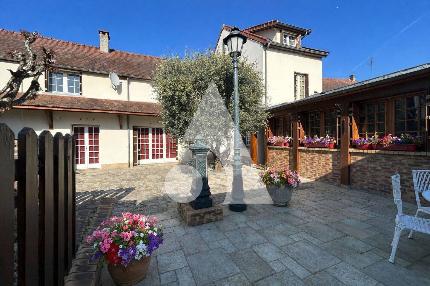 Maison à vendre, 313m², SAINT GERMAIN SUR MORIN