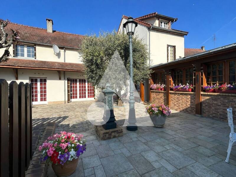 Maison à vendre, 313m², SAINT GERMAIN SUR MORIN