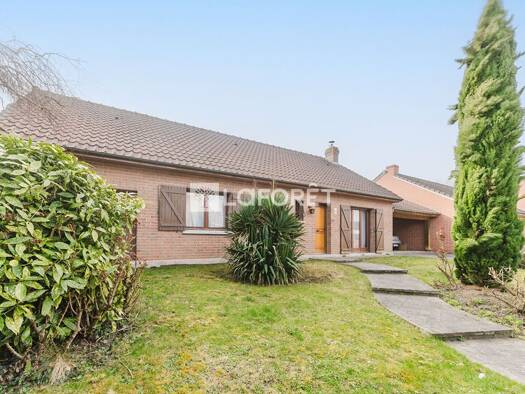 Maison de plain-pied à vendre 249 000 € 5 pièces 2 chambres 120 m² 720 m² de terrain Charles Bourseul Douai 59500