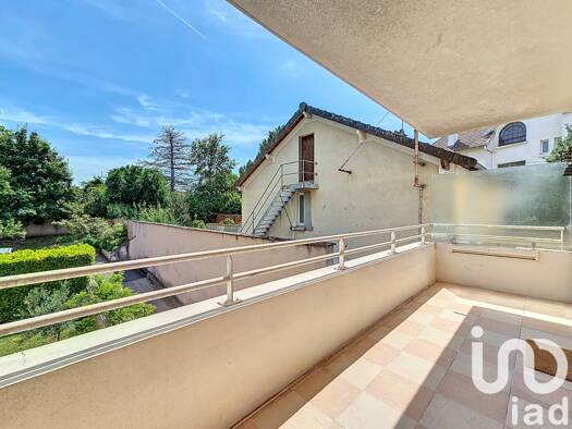 Appartement à louer 1 130 € 3 pièces 2 chambres 61 m² 2 étages La Pyramide Brunoy 91800