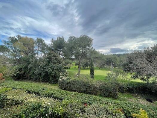 Appartement à louer 1 080 € 3 pièces 2 chambres 65 m² 1er étage Garrigues Nîmes 30900