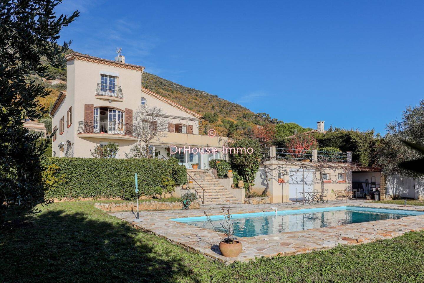 Maison à vendre, 300m², GATTIERES