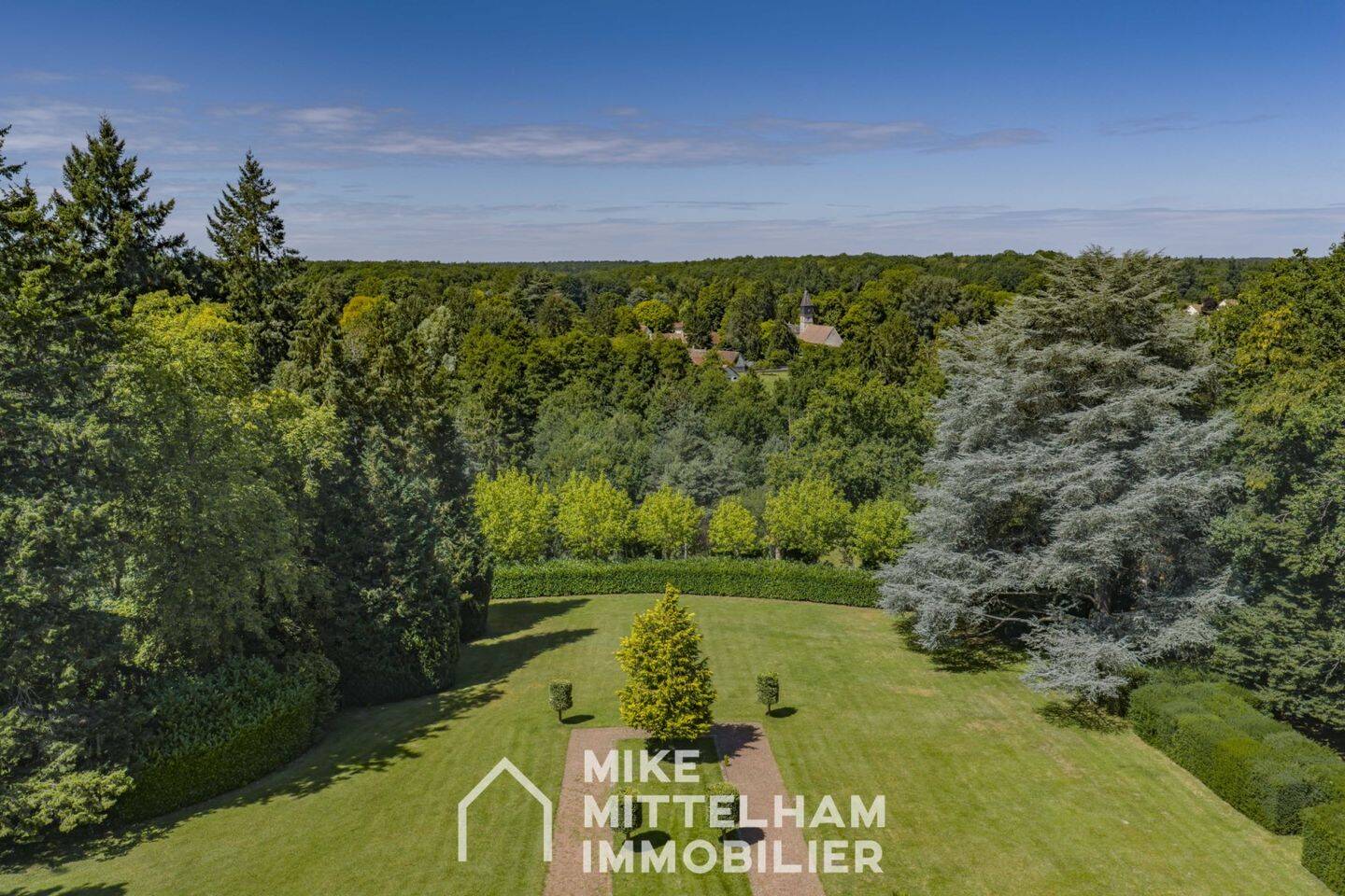 Maison à vendre, 465m², POIGNY LA FORET