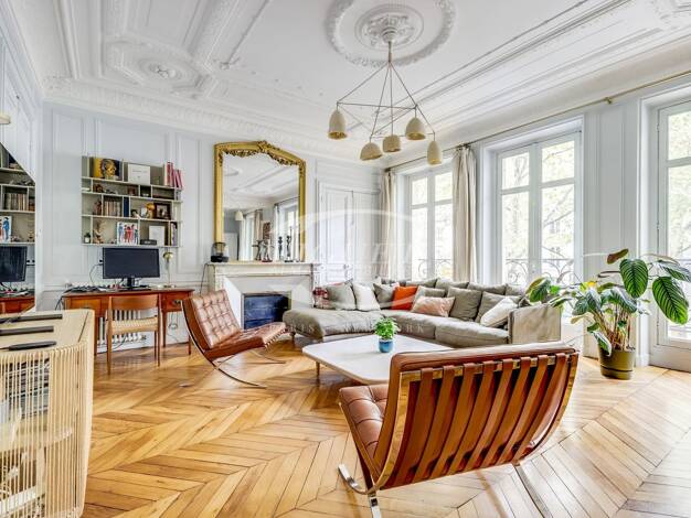 Appartement à louer - Neuf 6 750 € 7 pièces 4 chambres 134 m² Étage 2/5 Trudaine-Maubeuge Paris 9ème 75009