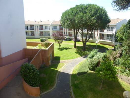 Appartement à louer 675 € 3 pièces 2 chambres 69 m² Étage 2/2 Saint André d'Ornay-Pont Morineau La Roche-sur-Yon 85000