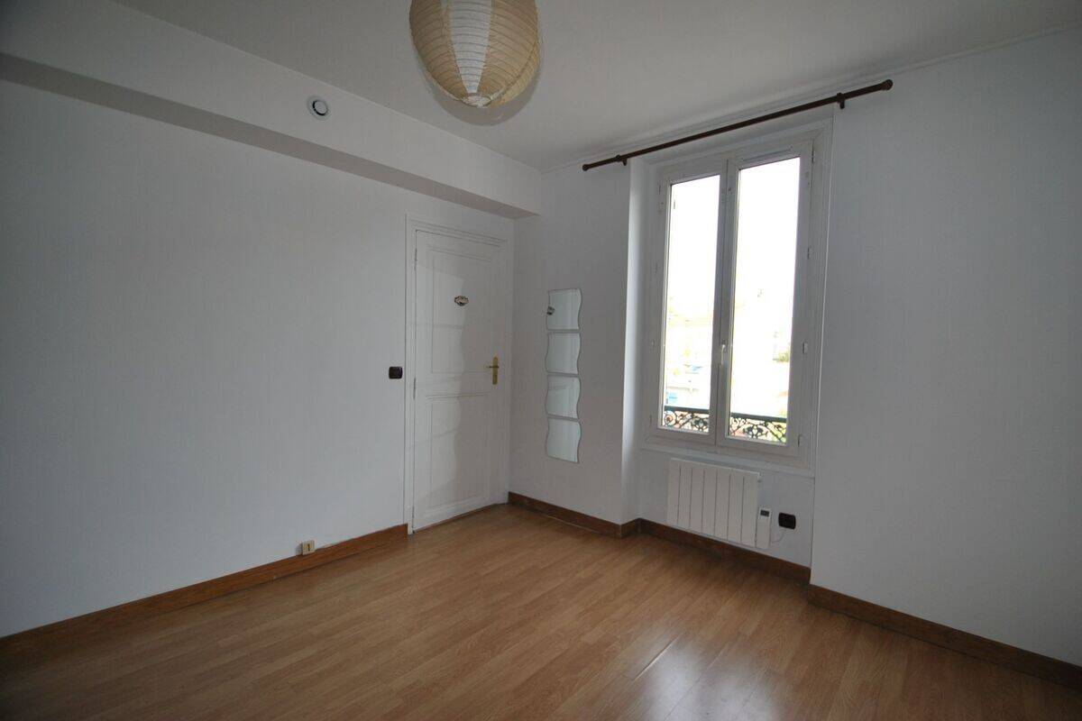 Maison à louer, 29m², SAINT MAUR DES FOSSES