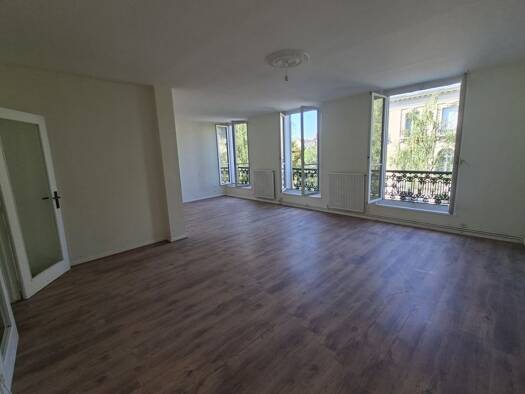 Appartement à vendre 318 000 € 3 pièces 2 chambres 103 m² Étage 1/3 Centre Ville Reims 51100