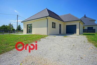 Maison de plain-pied à louer 1 200 € 4 pièces 3 chambres 107,8 m² 935 m² de terrain Centre Ville Bernay 27300