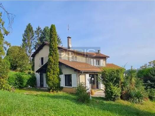 Maison à louer 1 990 € 5 pièces 2 chambres 123 m² 770 m² de terrain Collonges Au Mont d Or 69660