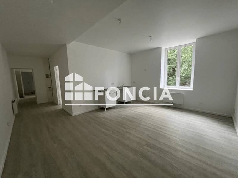 Maison à louer, 62m², KERLAZ