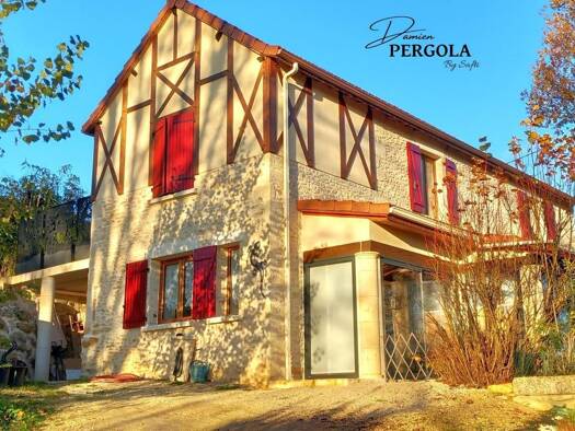Maison à vendre 295 000 € 5 pièces 3 chambres 125 m² 1 661 m² de terrain Montignac 24290