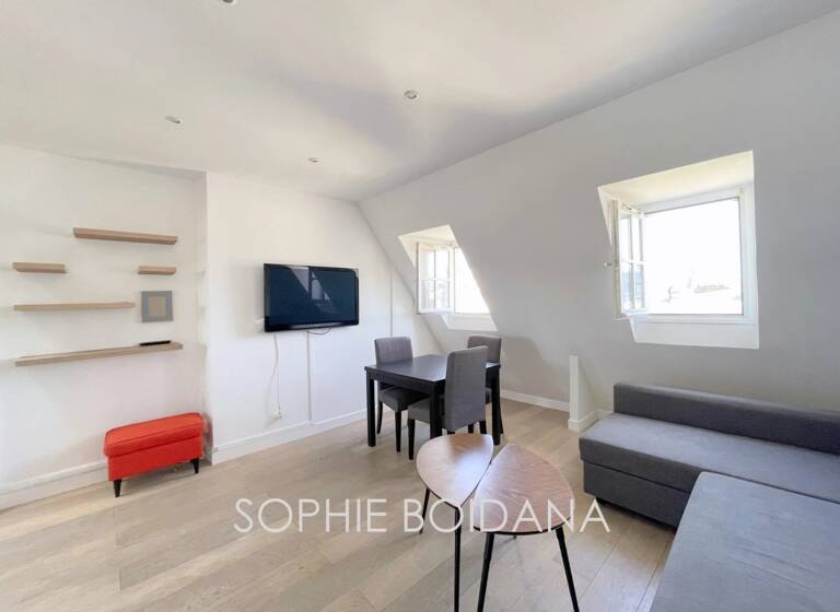 Appartement à vendre 550 000 € 2 pièces 1<br/>chambre 37 m²<br/>superficie Dernier étage, 7/7<br/>étage Courcelles-Wagram Paris 17ème 75017