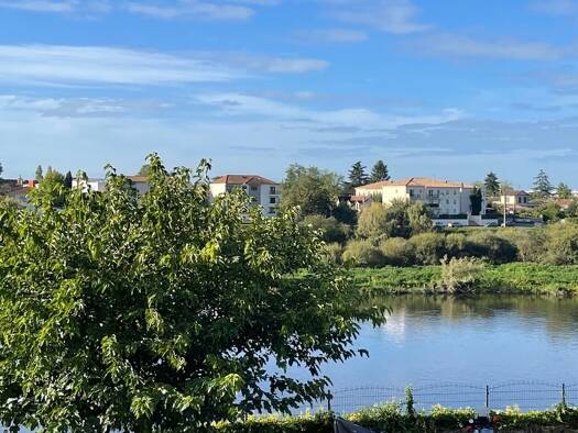 Appartement à louer 790 € 3 pièces 2 chambres 56 m² Étage 1/2 Vieux Bergerac Bergerac 24100