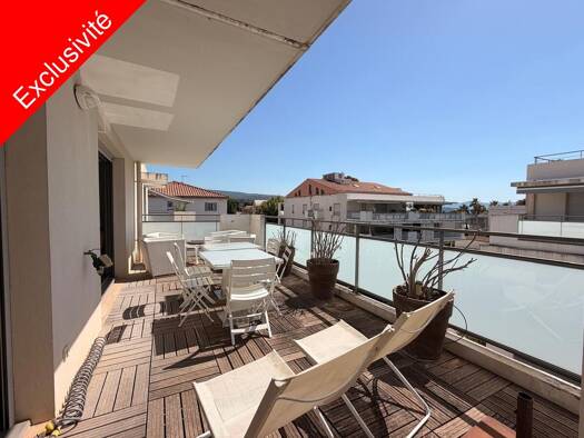 Appartement à vendre - Première occupation 486 400 € 2 pièces 1 chambre 50 m² Étage 3/3 Clos des Plages-Peymian La Ciotat 13600