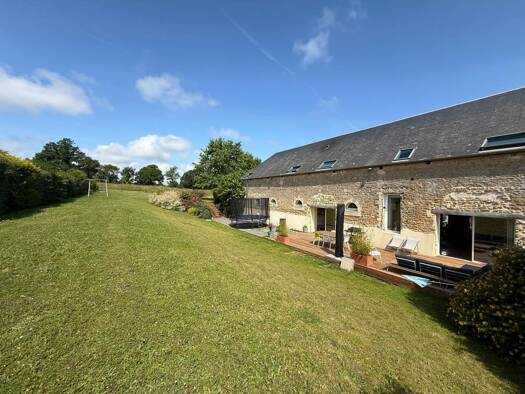 Ferme à vendre 490 000 € 5 pièces 4 chambres 284 m² 2 237 m² de terrain Laize-Clinchamps 14320