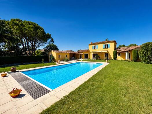 Villa à vendre 440 000 € 10 pièces 4 chambres 167 m² 1 761 m² de terrain Sud Valréas 84600