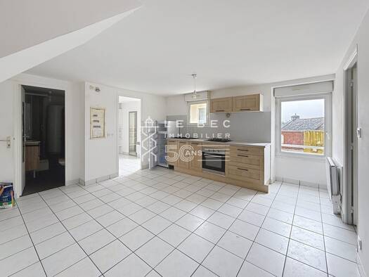 Immeuble à vendre 325 500 € 106 m² Locmiquélic 56570