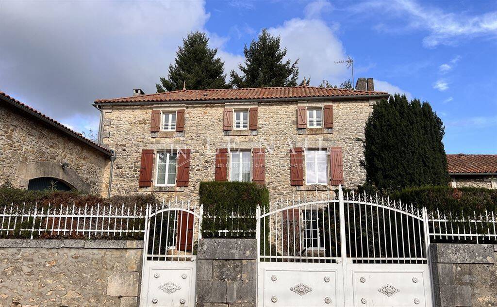 Maison à vendre, 219m², LA ROCHEFOUCAULD