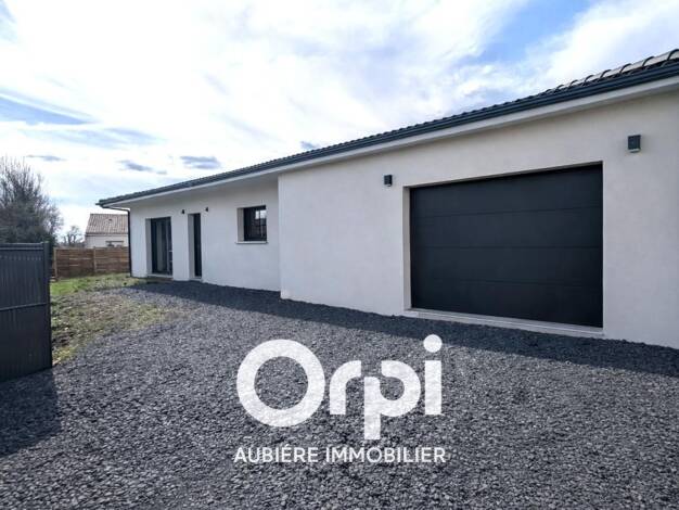 Maison à vendre 277 000 € 5 pièces 3 chambres 143 m² 515 m² de terrain Saint-Pierre-le-Chastel 63230