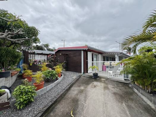 Maison à vendre 217 000 € 3 pièces 2 chambres 60 m² 350 m² de terrain St Joseph 97480