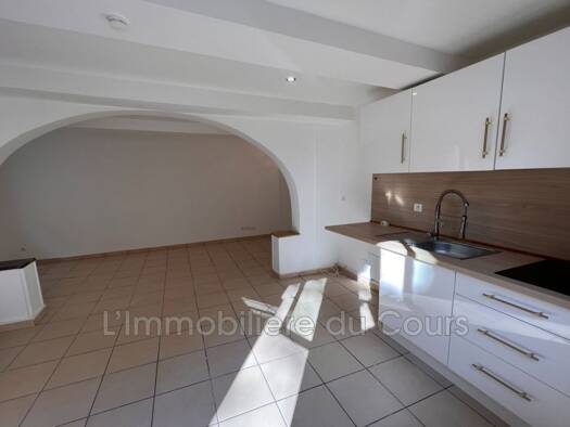 Appartement à louer 552 € 1 pièce 23,5 m² RDC/3 Martigues 13500