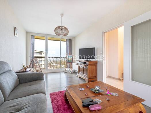 Appartement à vendre 71 900 € 3 pièces 1 chambre 63 m² Étage 4/4 Limoges 87100