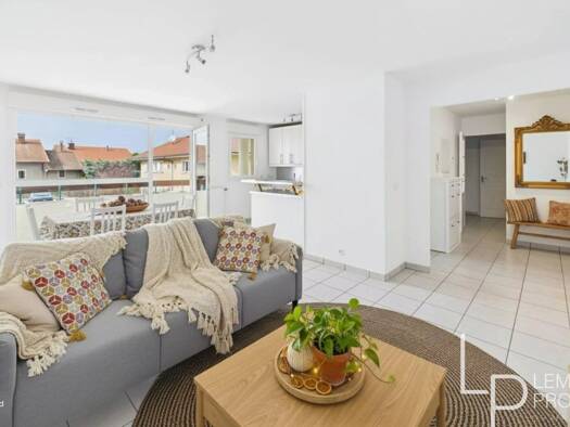 Appartement à louer 1 600 € 3 pièces 2 chambres 65,2 m² Étage 1/3 Veigy-Foncenex 74140