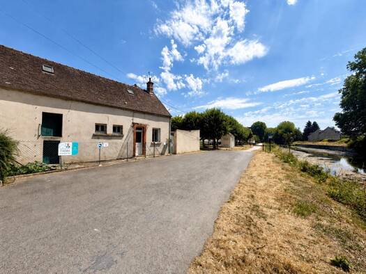 Maison de plain-pied à vendre 190 000 € 3 pièces 2 chambres 47 m² 39 m² de terrain Rive du Loing Nemours 77140
