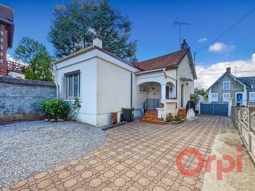 Maison de ville à vendre 99 000 € 5 pièces 4 chambres 105 m² 300 m² de terrain Sancoins 18600