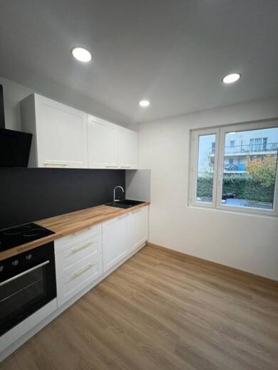 Appartement à louer 1 400 € 4 pièces 3 chambres 72 m² RDC Jean Duclos Le Blanc-Mesnil 93150