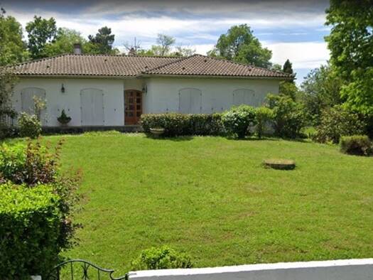 Maison de plain-pied à vendre 436 800 € 6 pièces 4 chambres 138,7 m² 2 280 m² de terrain Le Bourg Canéjan 33610