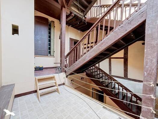 Immeuble à vendre 161 250 € 272 m² Centre Est Moissac 82200