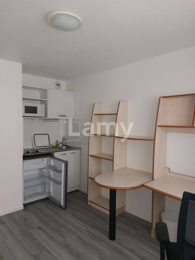 Maison à louer, 18m², COURBEVOIE