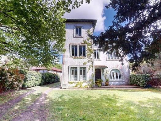Maison à vendre 239 000 € 10 pièces 6 chambres 200 m² 3 858 m² de terrain Luglon 40630