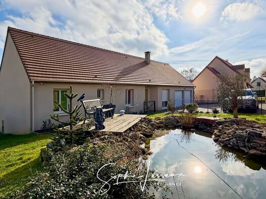 Maison de plain-pied à vendre 349 000 € 5 pièces 3 chambres 152 m² 1 015 m² de terrain Authevernes 27420