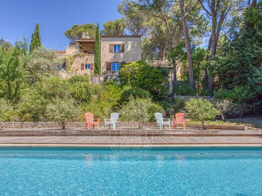 Maison à vendre 860 000 € 8 pièces 208 m² 2 640 m² de terrain Mérindol 84360