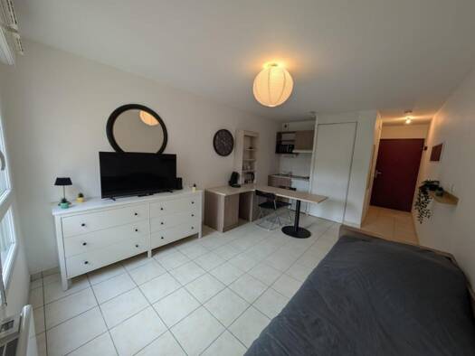 Studio à louer 320 € 1 pièce 22 m² RDC/6 Bellevue-Solaure Saint-Étienne 42000