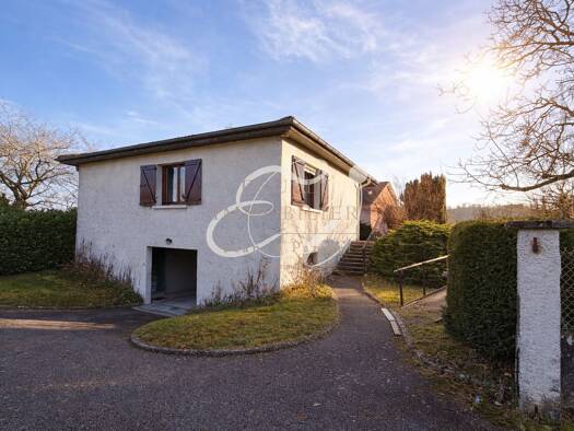 Maison à vendre 210 000 € 4 pièces 2 chambres 80 m² 800 m² de terrain Meyrié 38300