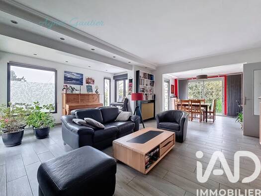 Maison à vendre 580 000 € 7 pièces 4 chambres 154 m² 870 m² de terrain Le Petiti Val-Clos de Ville Sucy-en-Brie 94370