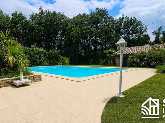 Maison de plain-pied à vendre 420 000 € 7 pièces 5 chambres 203 m² 3 000 m² de terrain Muret 31600